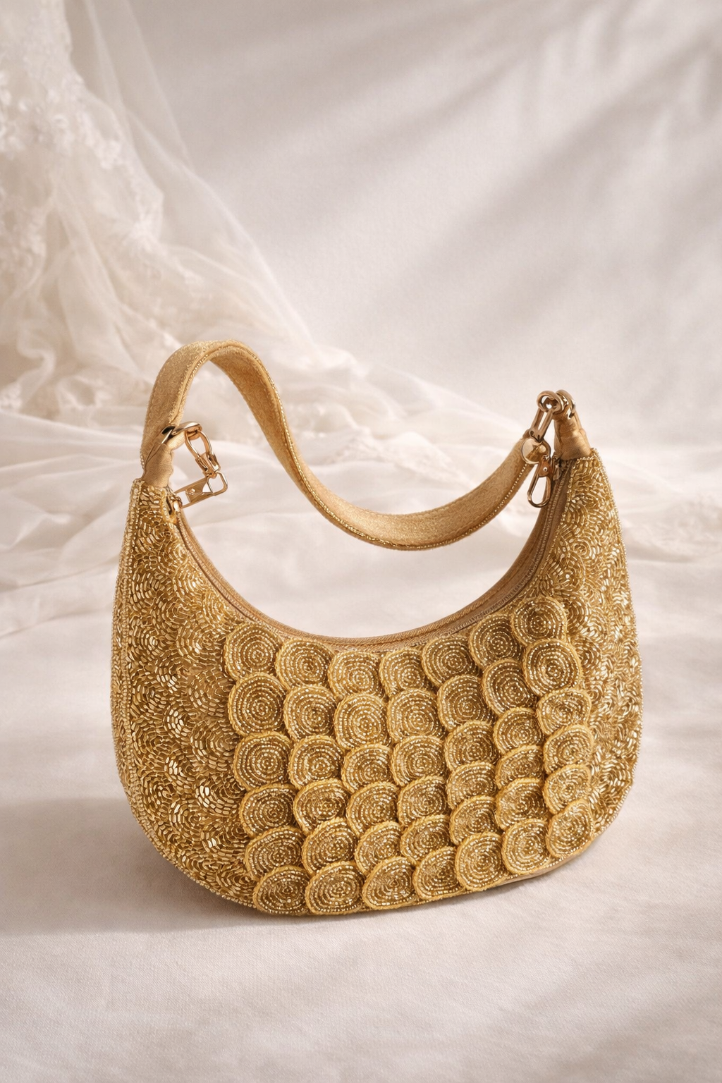COVENT GARDEN | Gold Beaded Purse