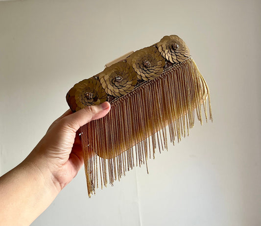 NEVILLE | Retro gold clutch with chic hanging chains - Vintage glam statement bag
