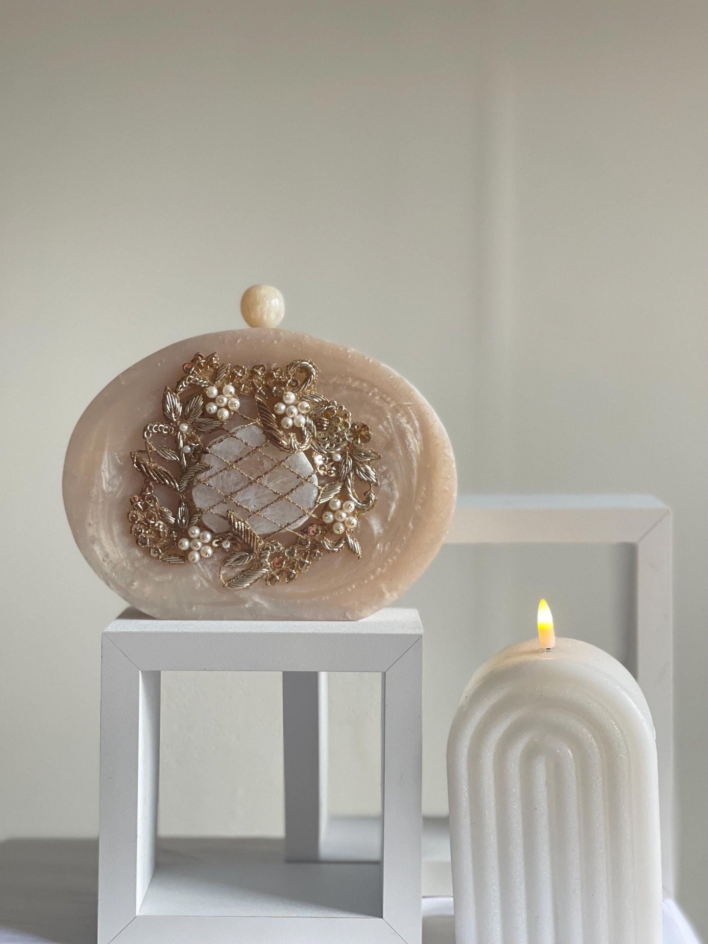 ISLAMABAD | Resin Off White Oval Embellished Stunning Evening Purse