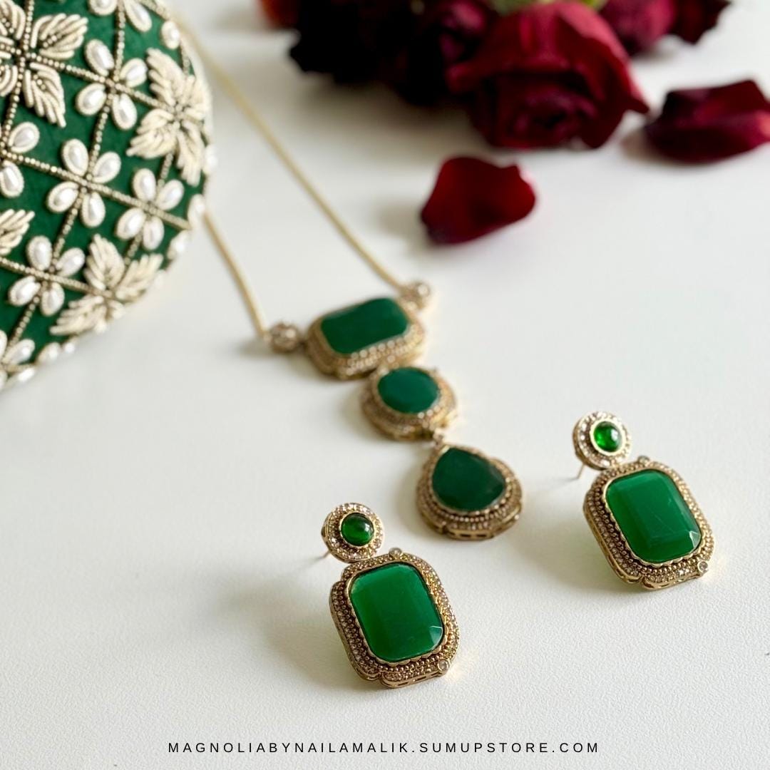 RIYA | Green Aventurine Necklace and Earrings Set: Gold Detail, Gift Box