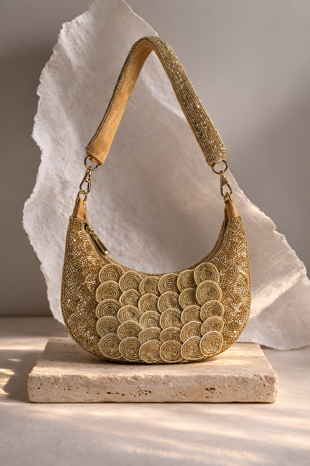 COVENT GARDEN | Gold Beaded Purse