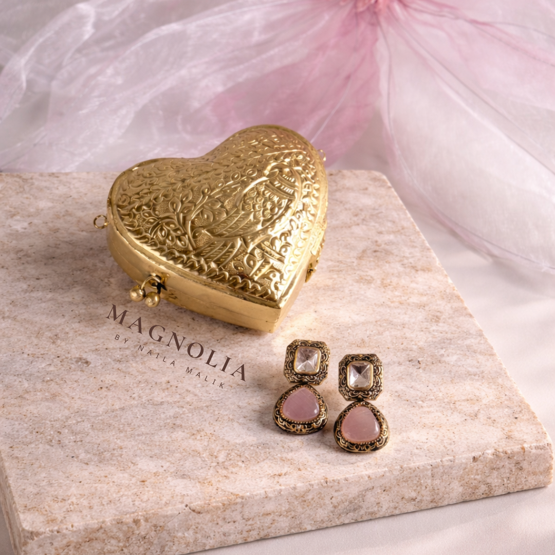 FIERA DAS AVES | Heart Shape Gold Engraved Bird Purse