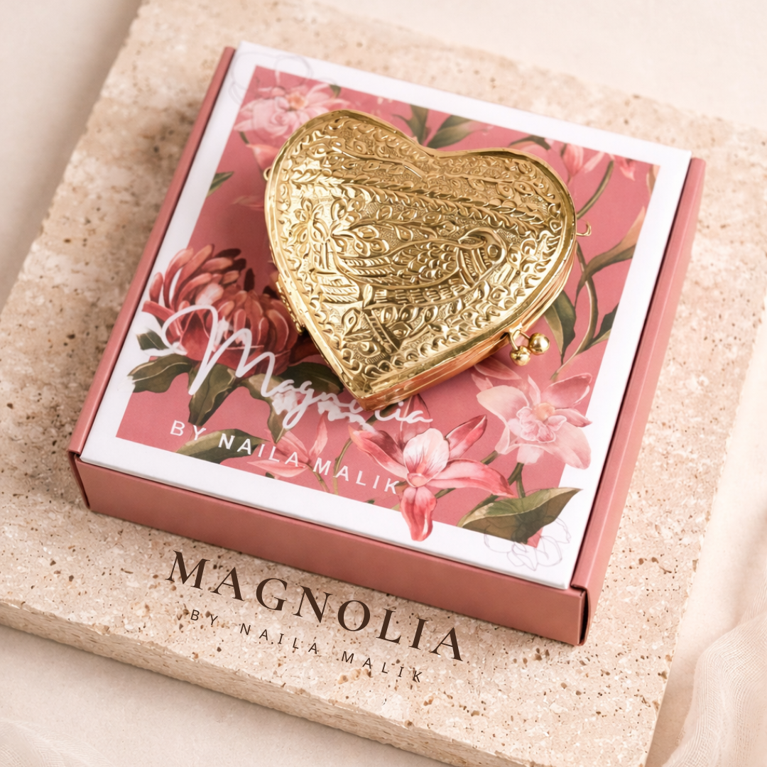 FIERA DAS AVES | Heart Shape Gold Engraved Bird Purse
