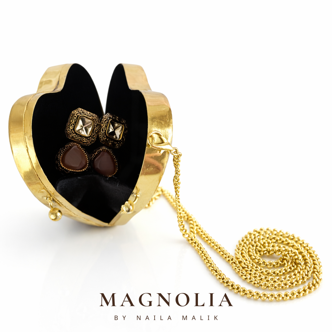 FIERA DAS AVES | Heart Shape Gold Engraved Bird Purse