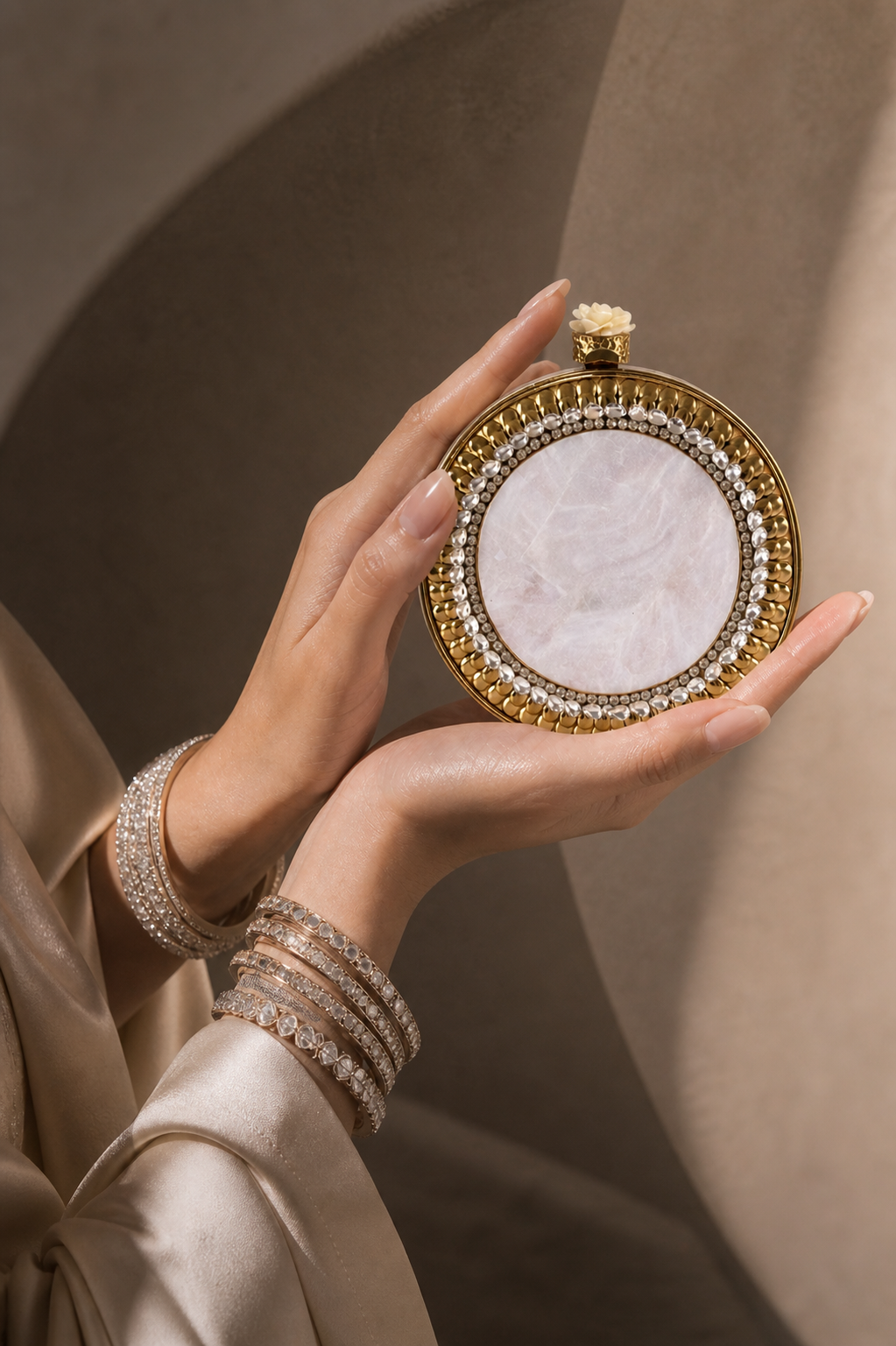 GRAND BAZAAR | Mini Round MOP Clutch