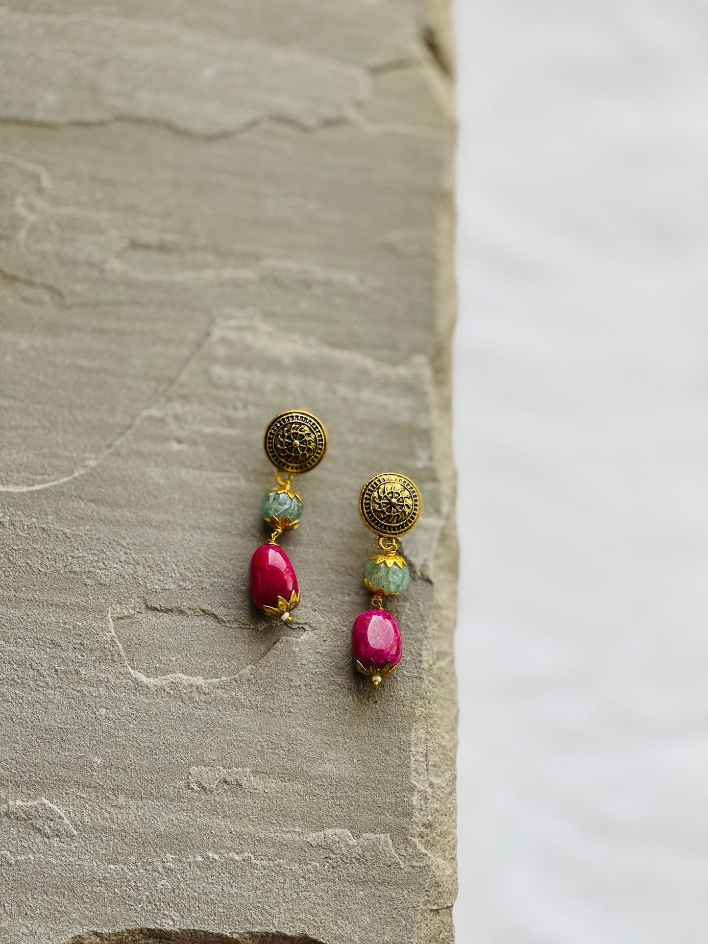 AIZA | Vintage Inspired Earrings Gold Beaded Stone